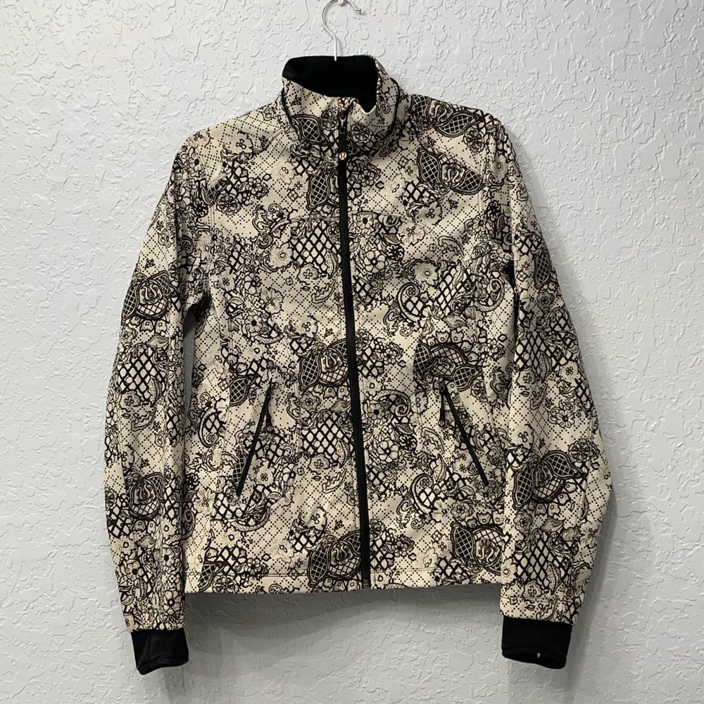 Lululemon zip up waterproof jacket with soft lining, size M